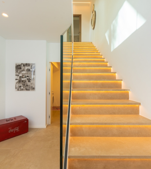 Resa Estates Ibiza sale villa Marlin vieuws stairs 2 detal.jpg